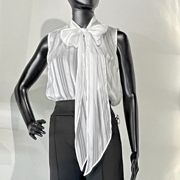 Ree Sleeveless Bow Blouse - White - Picture 3 of 3